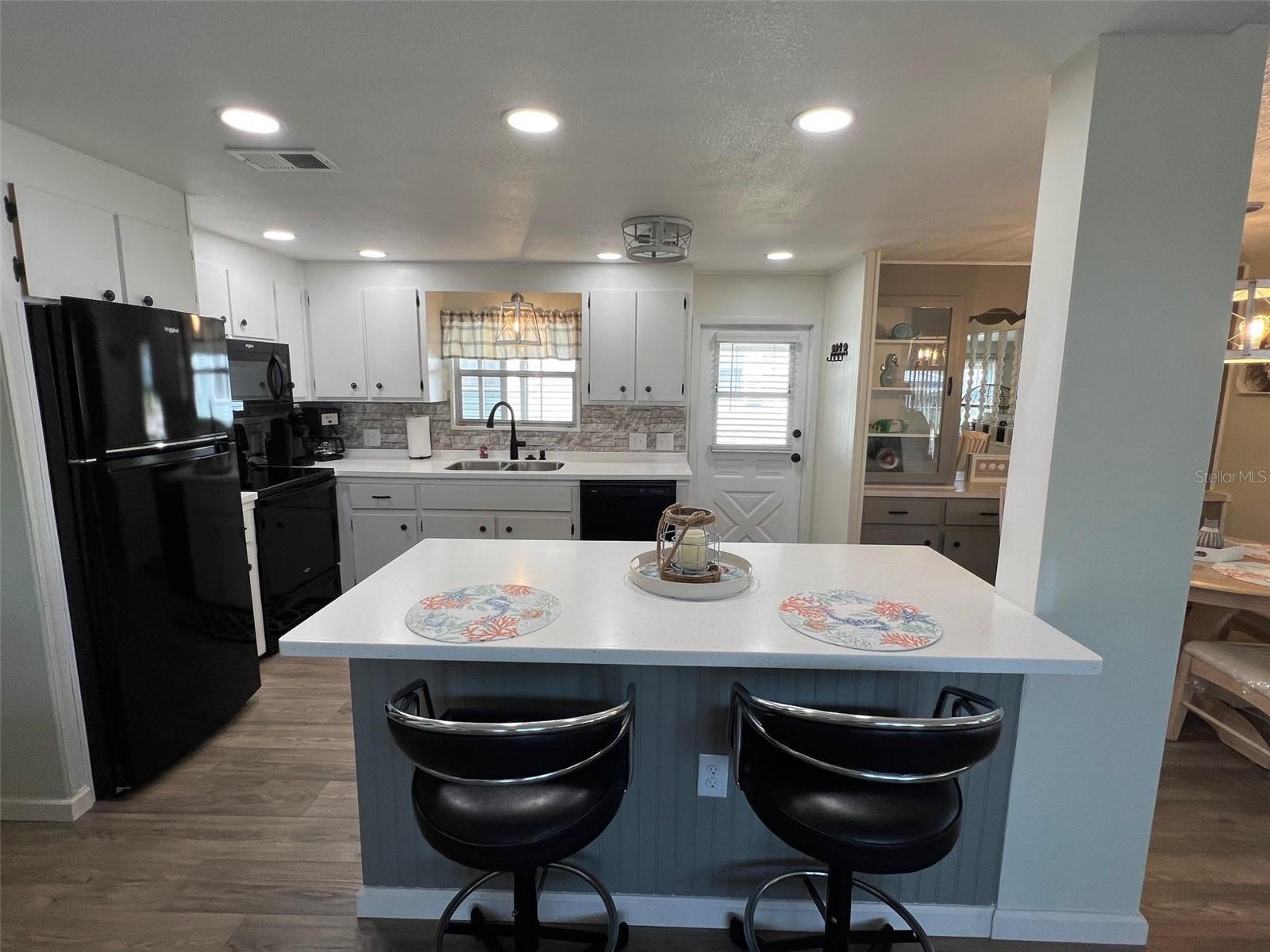 825 COCONUT PALM ST, LARGO, FL, 33778