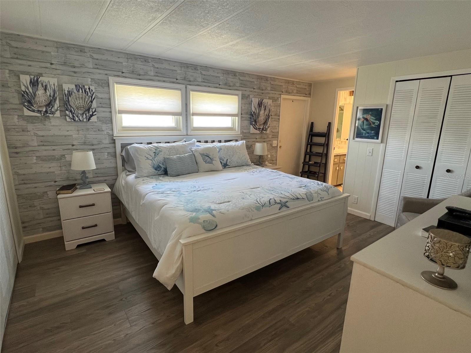 825 COCONUT PALM ST, LARGO, FL, 33778