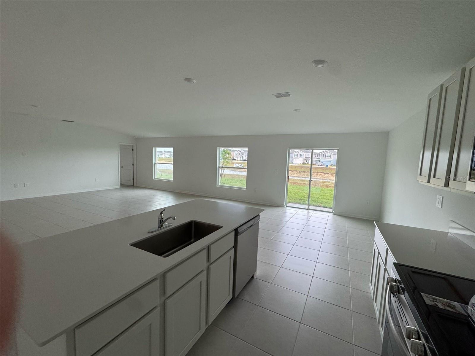 2073 LASSO LOOP, EAGLE LAKE, FL, 33839