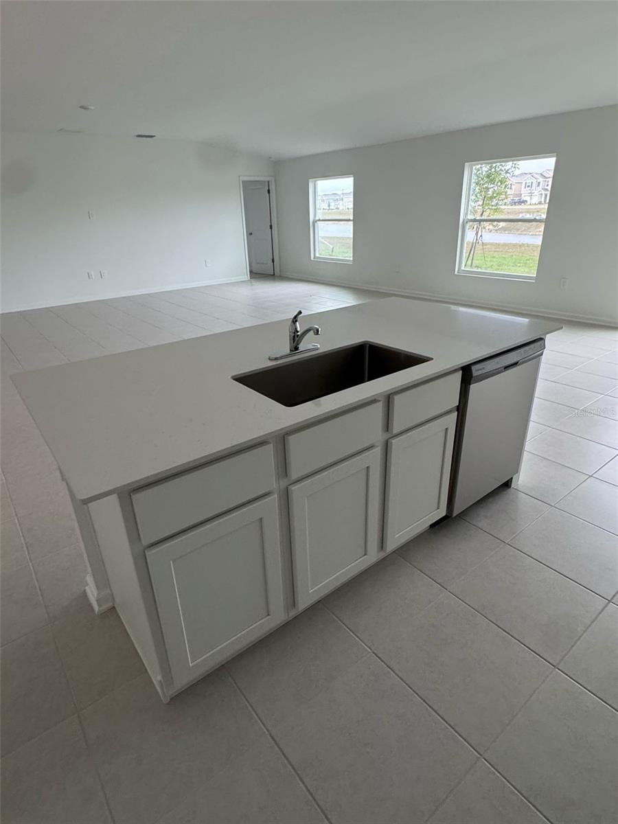 2073 LASSO LOOP, EAGLE LAKE, FL, 33839