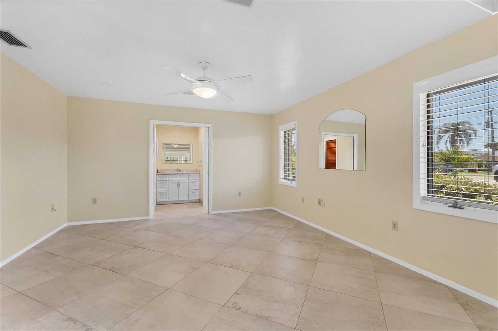 4405 HARBOR BLVD, PORT CHARLOTTE, FL, 33952