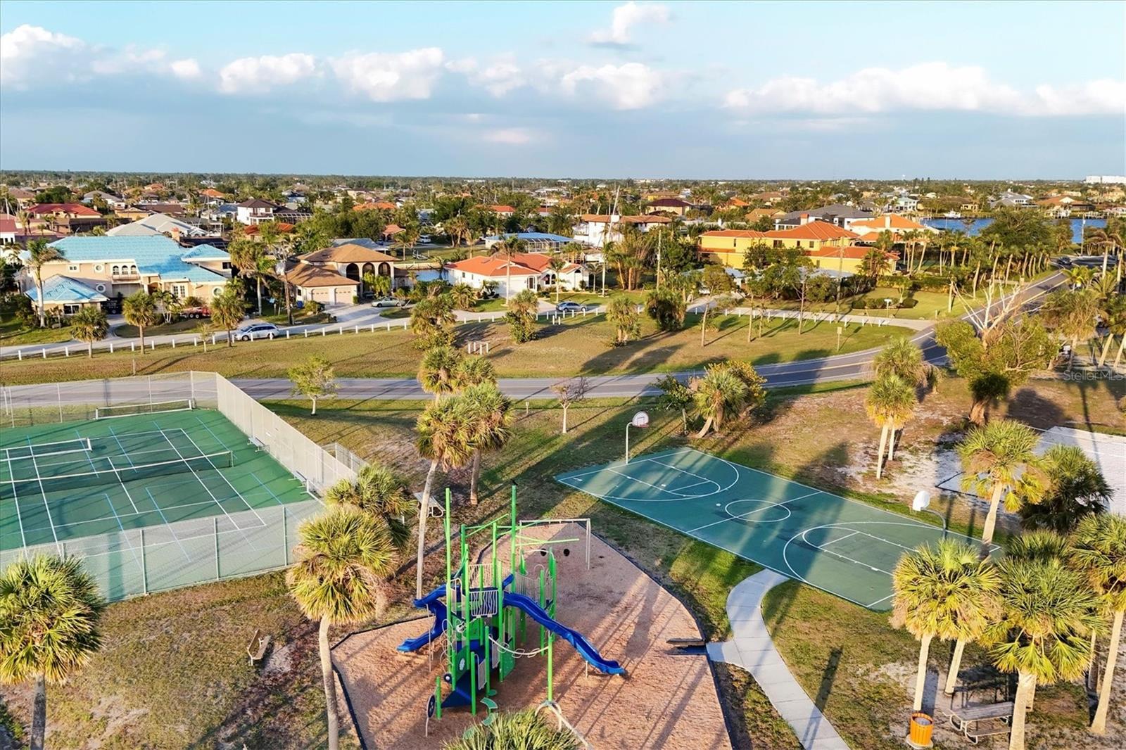 4405 HARBOR BLVD, PORT CHARLOTTE, FL, 33952