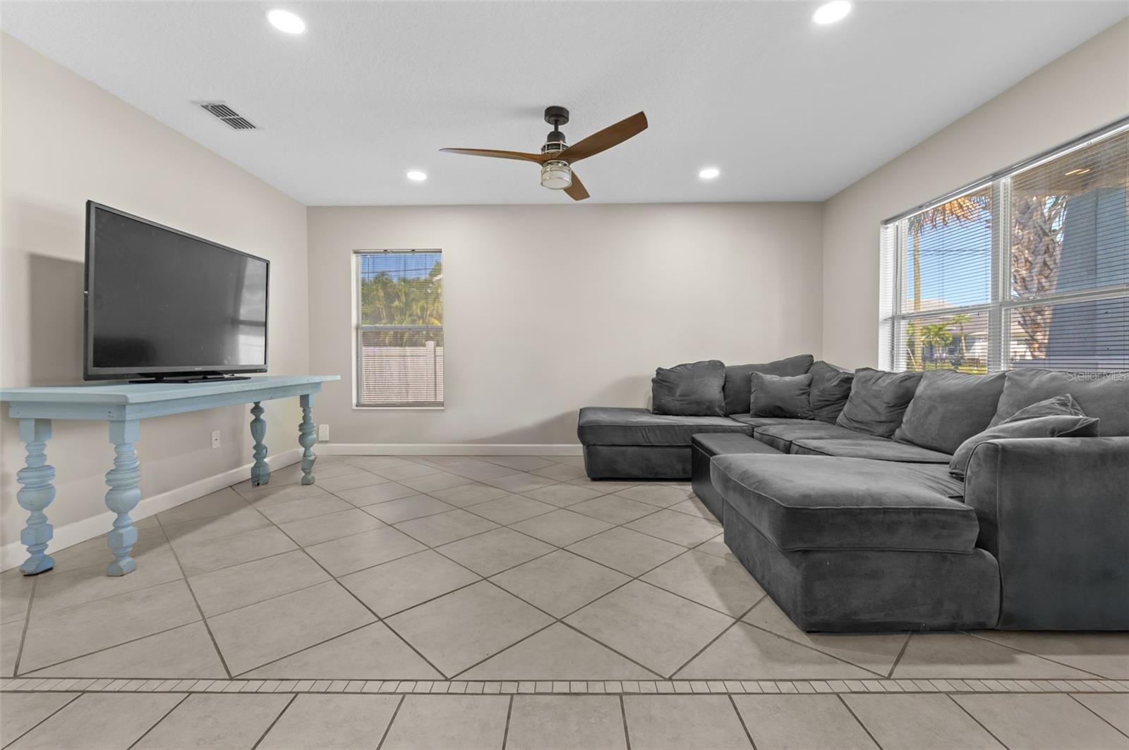 212 28TH ST S, ST PETERSBURG, FL, 33712