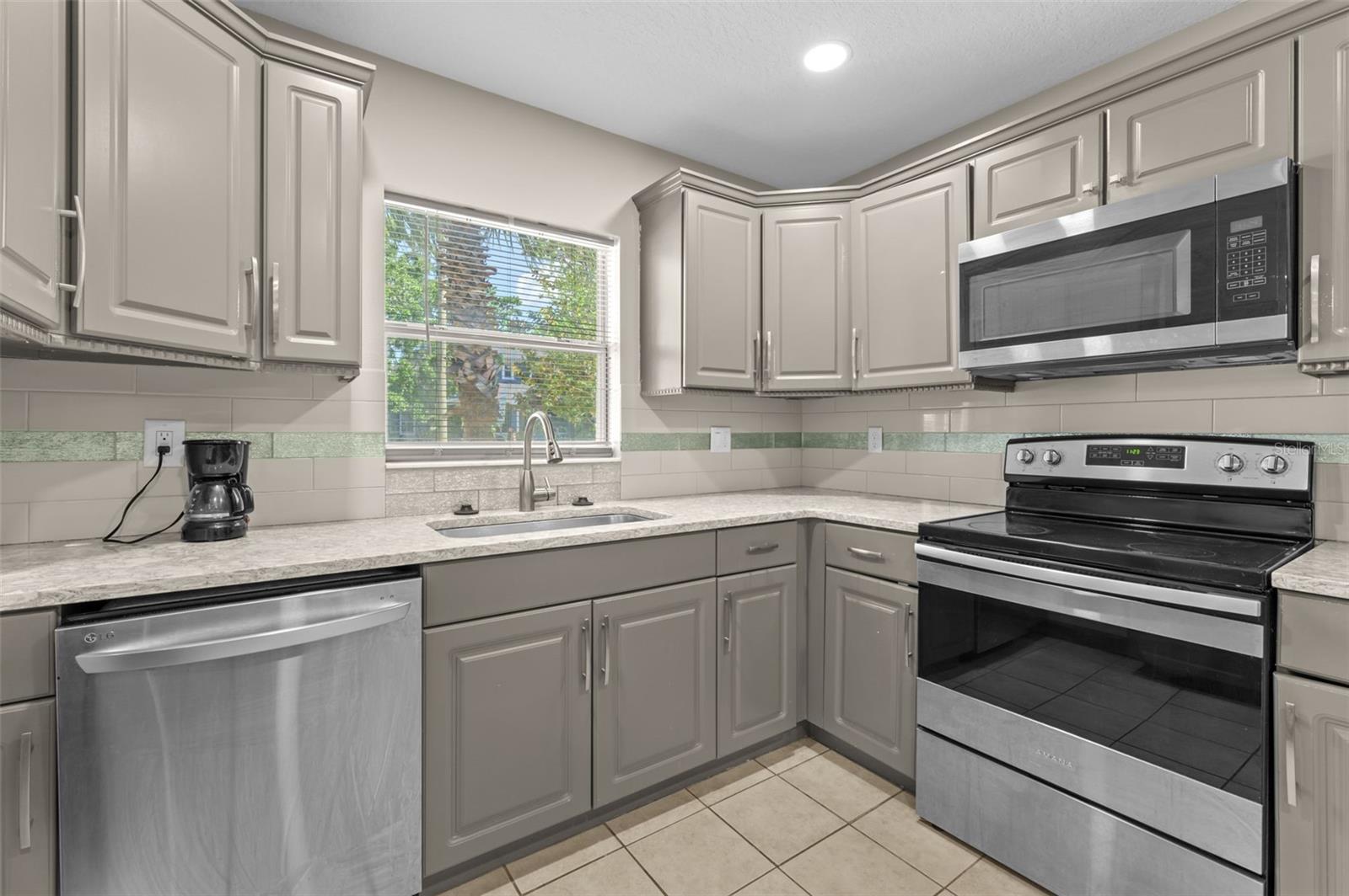 212 28TH ST S, ST PETERSBURG, FL, 33712