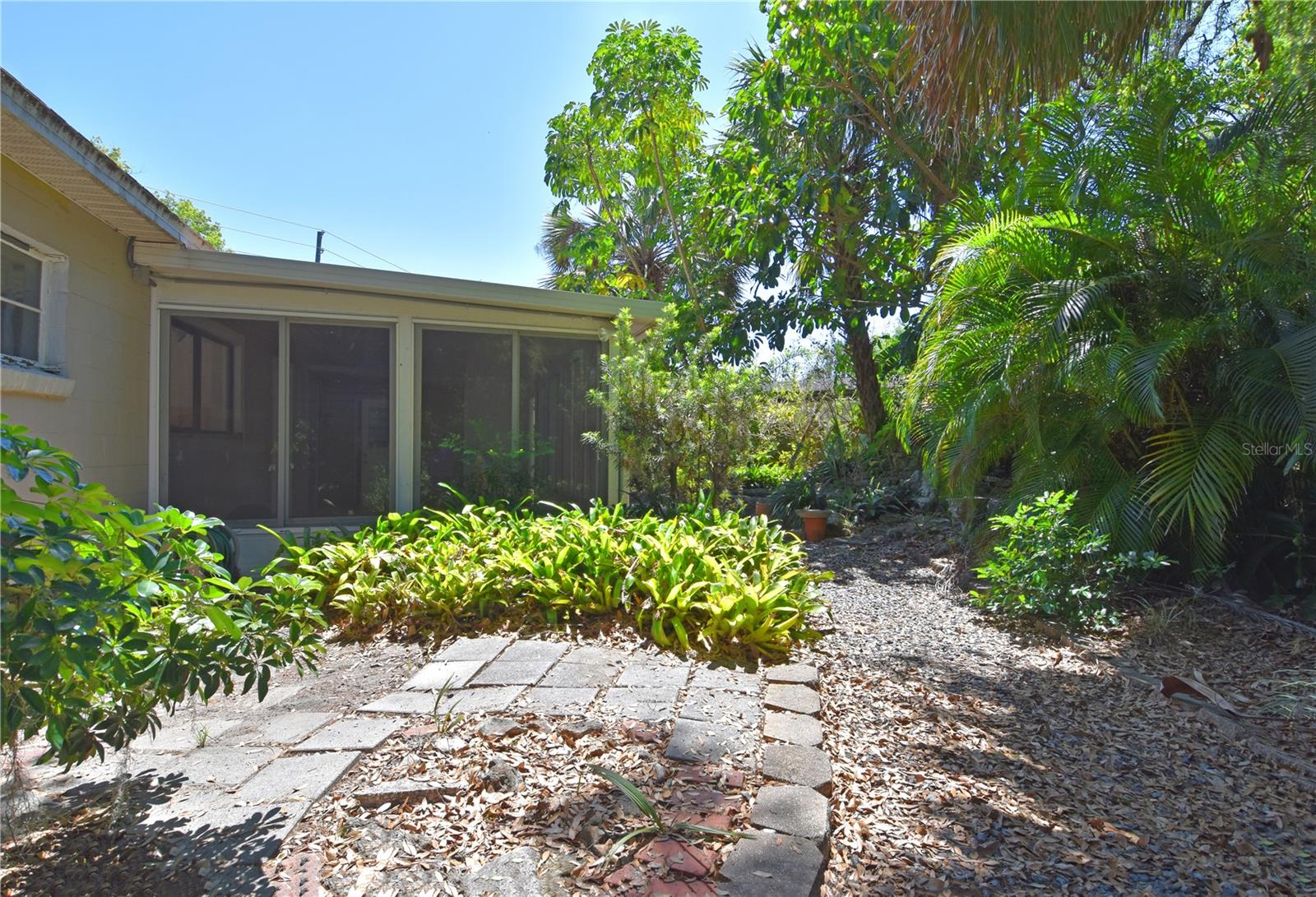 1125 N MC DONALD ST, MOUNT DORA, FL, 32757