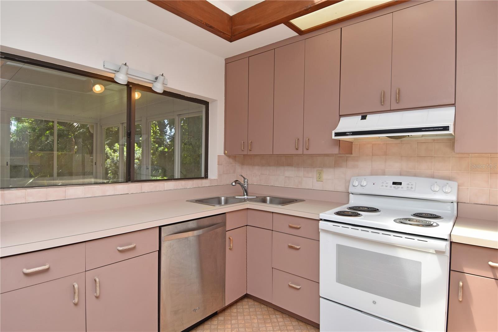 1125 N MC DONALD ST, MOUNT DORA, FL, 32757