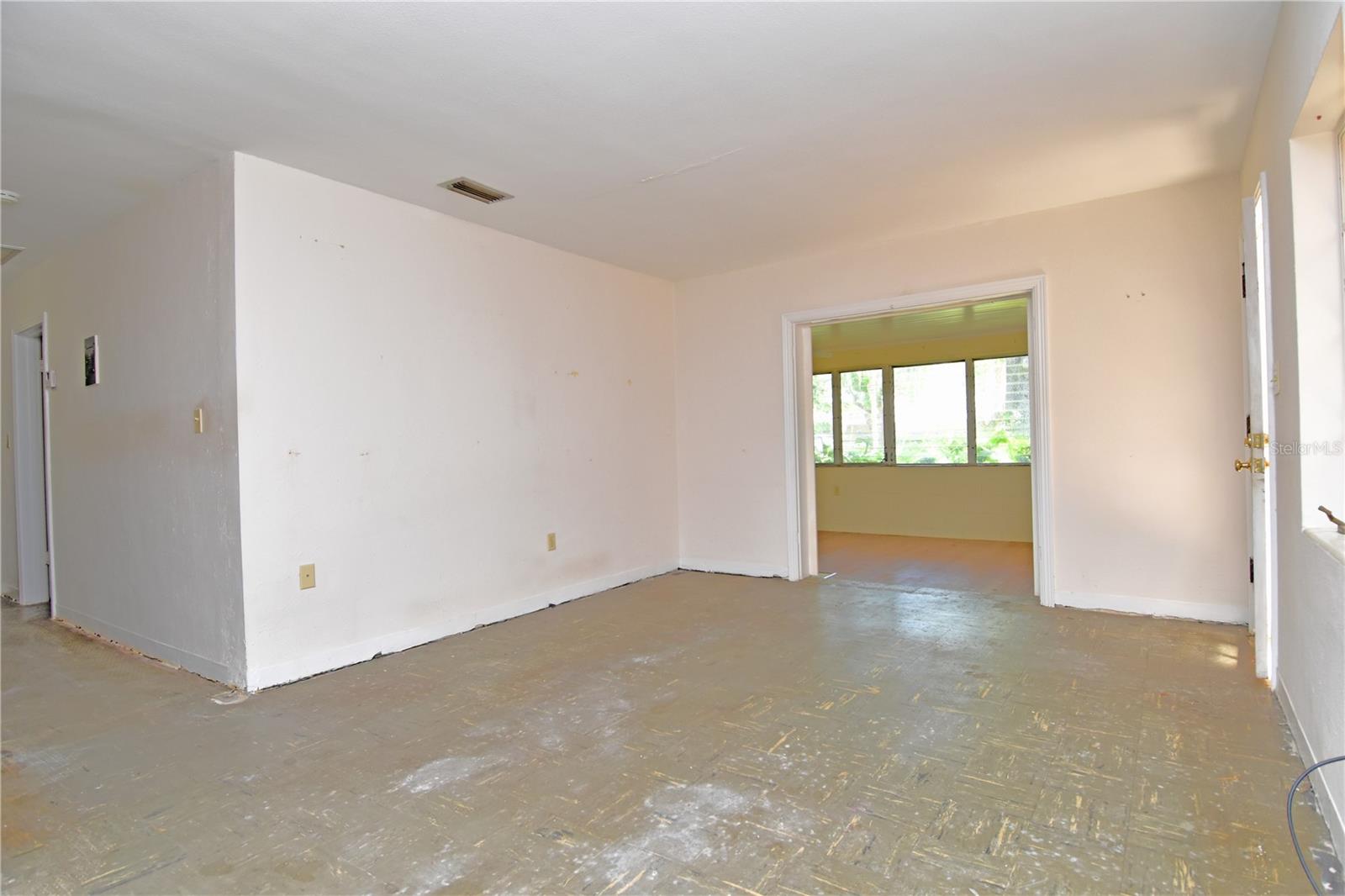 1125 N MC DONALD ST, MOUNT DORA, FL, 32757