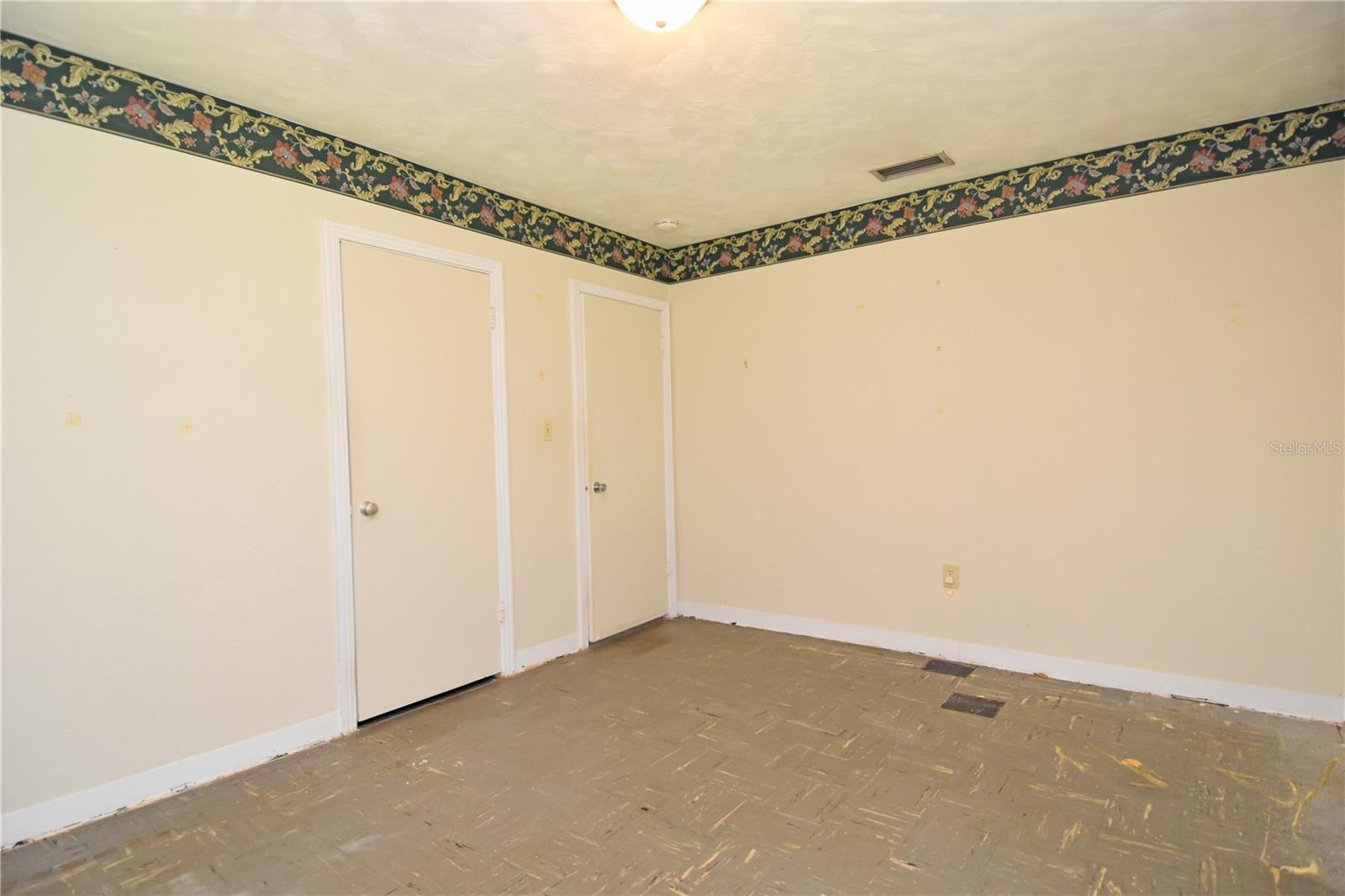 1125 N MC DONALD ST, MOUNT DORA, FL, 32757