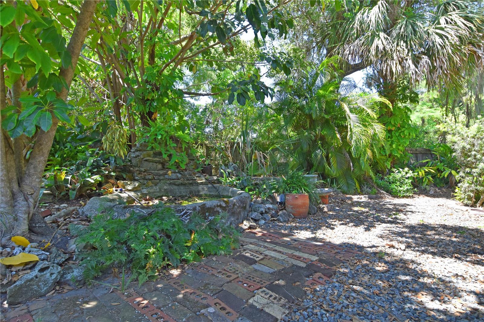 1125 N MC DONALD ST, MOUNT DORA, FL, 32757