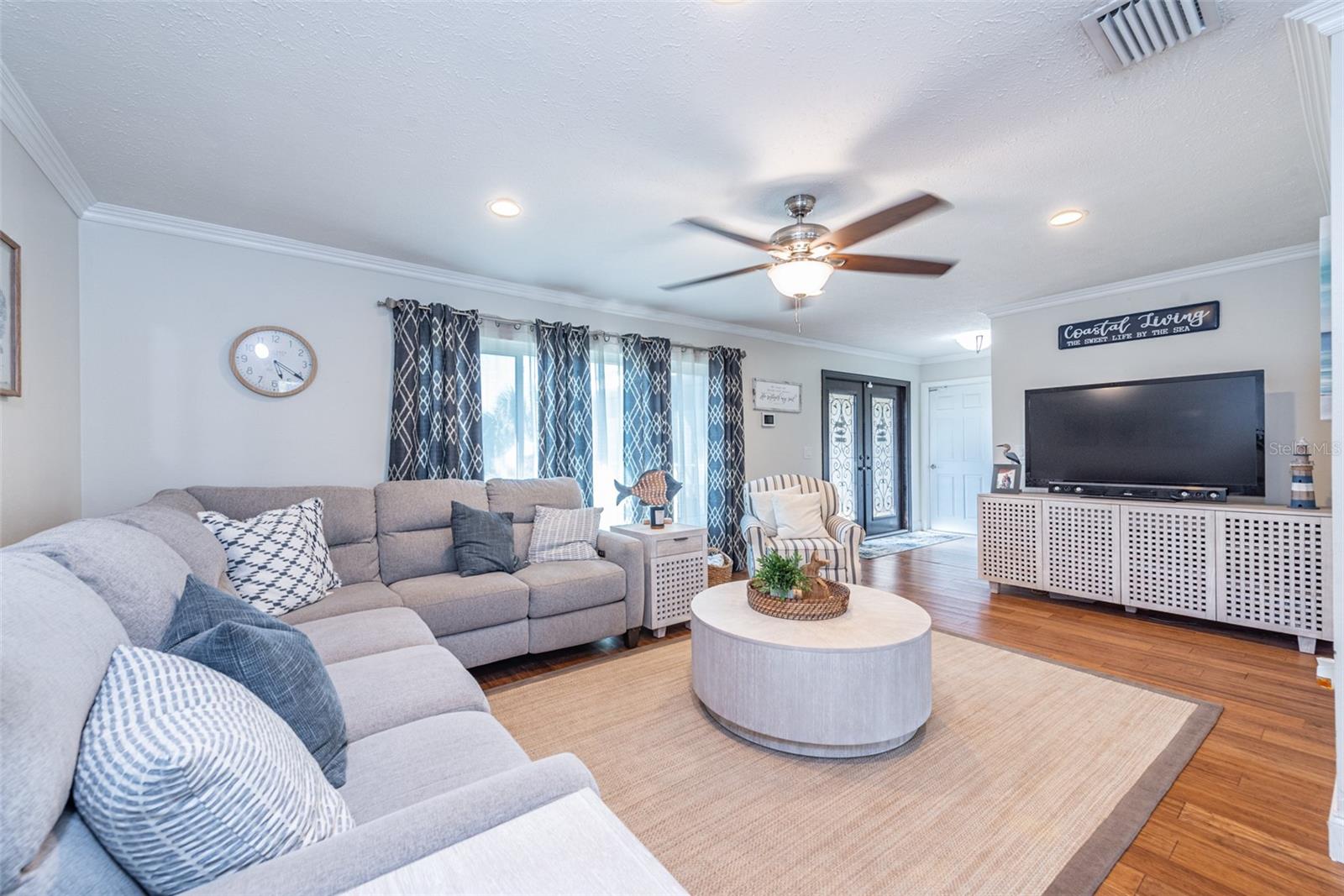 830 EAGLE LN, APOLLO BEACH, FL, 33572