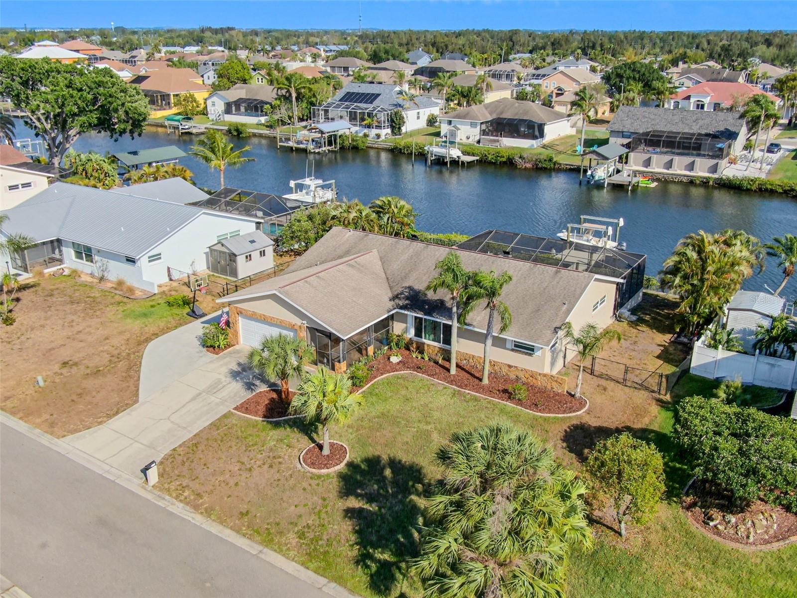 830 EAGLE LN, APOLLO BEACH, FL, 33572