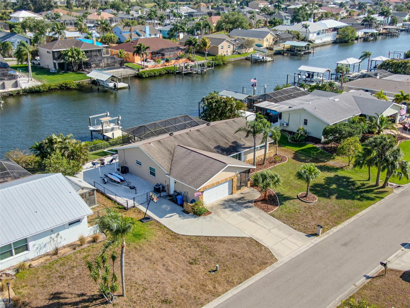 830 EAGLE LN, APOLLO BEACH, FL, 33572