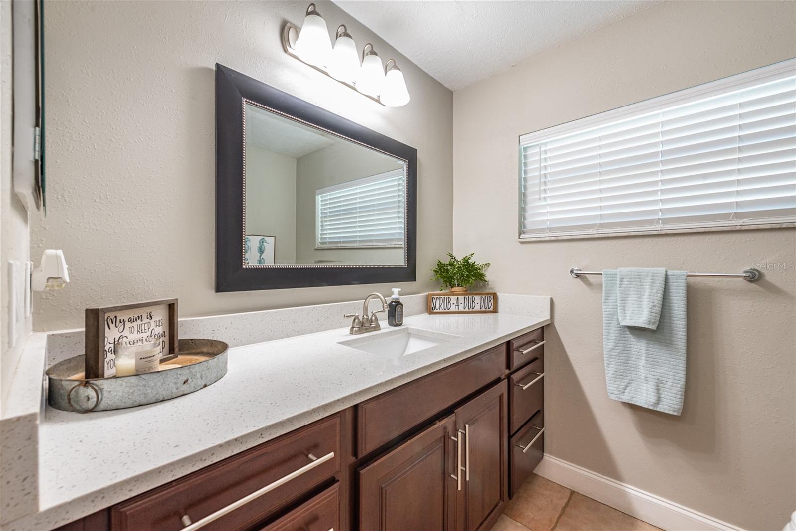 830 EAGLE LN, APOLLO BEACH, FL, 33572