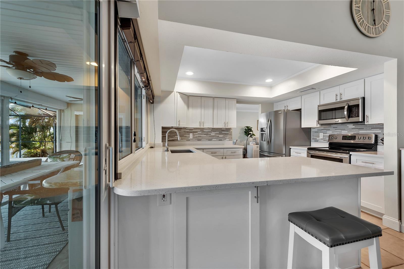 830 EAGLE LN, APOLLO BEACH, FL, 33572