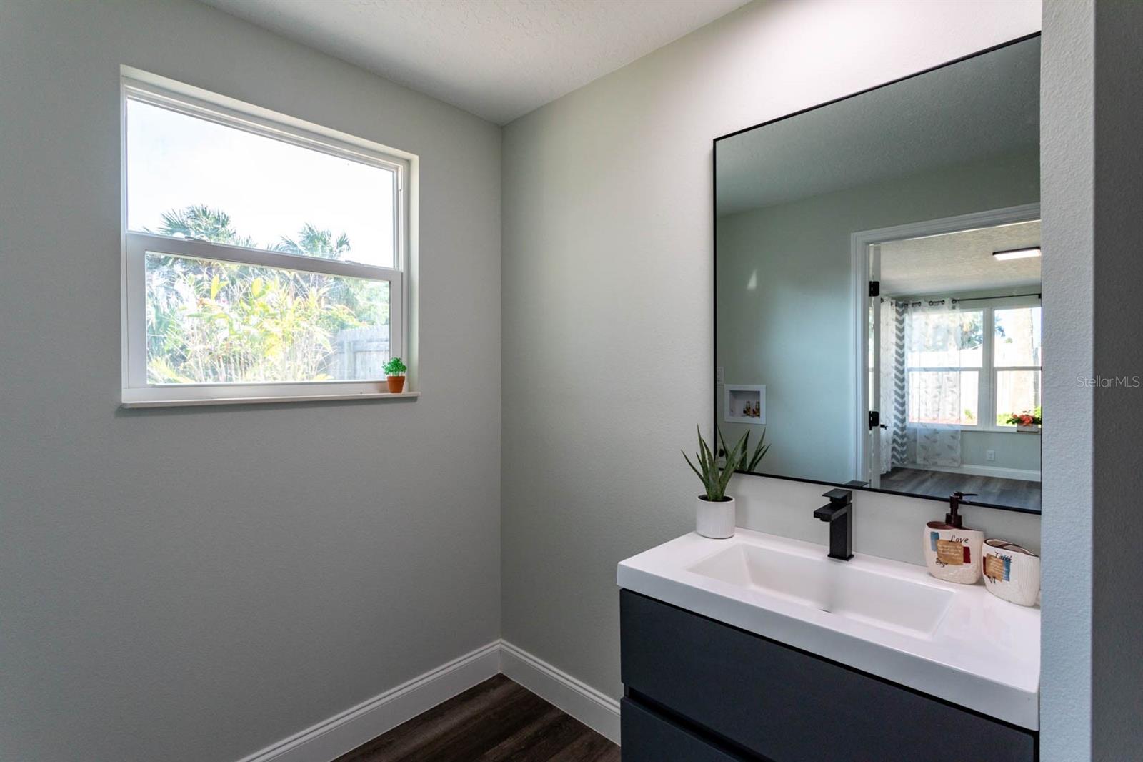 8 PALM DR, ORMOND BEACH, FL, 32176