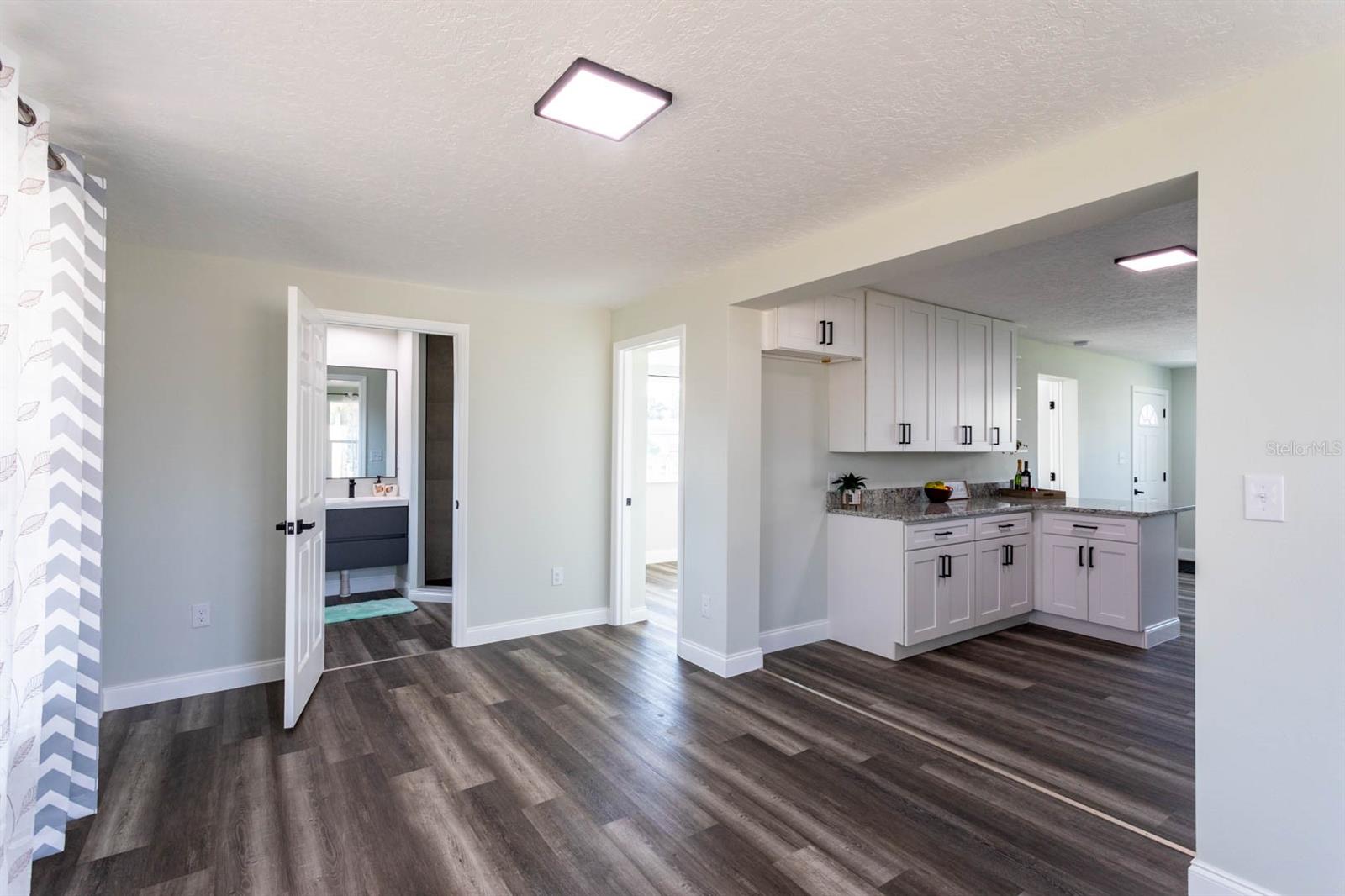 8 PALM DR, ORMOND BEACH, FL, 32176