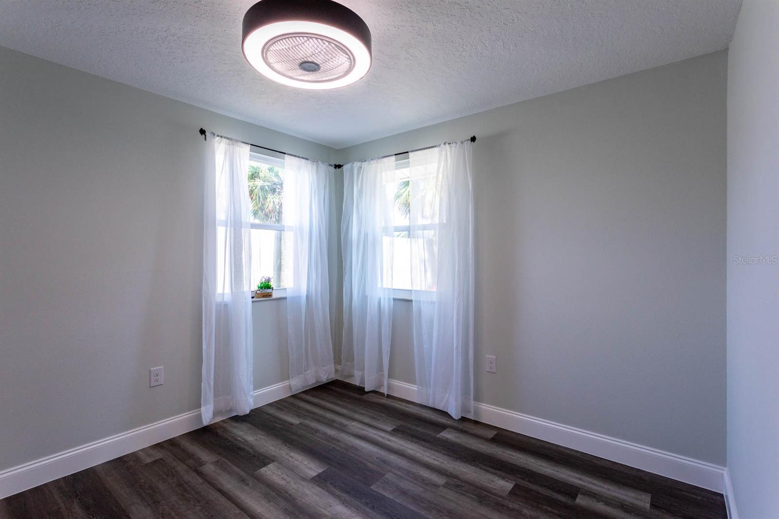 8 PALM DR, ORMOND BEACH, FL, 32176