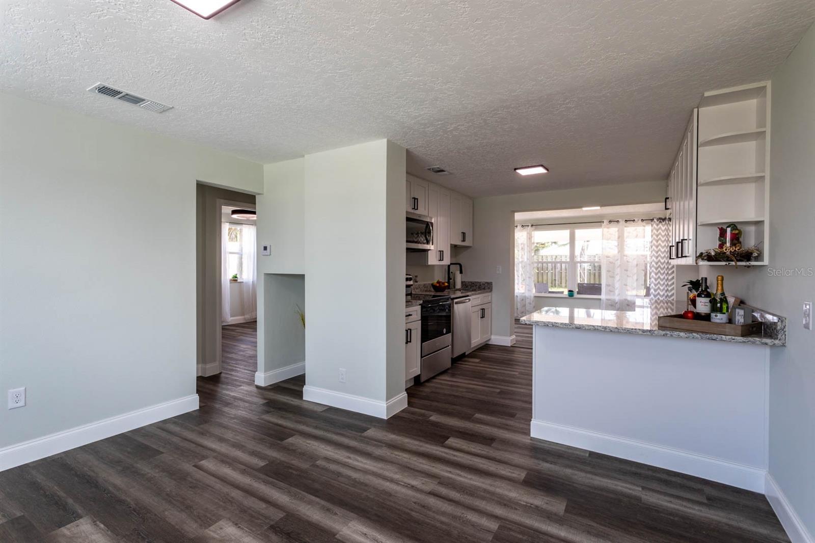 8 PALM DR, ORMOND BEACH, FL, 32176