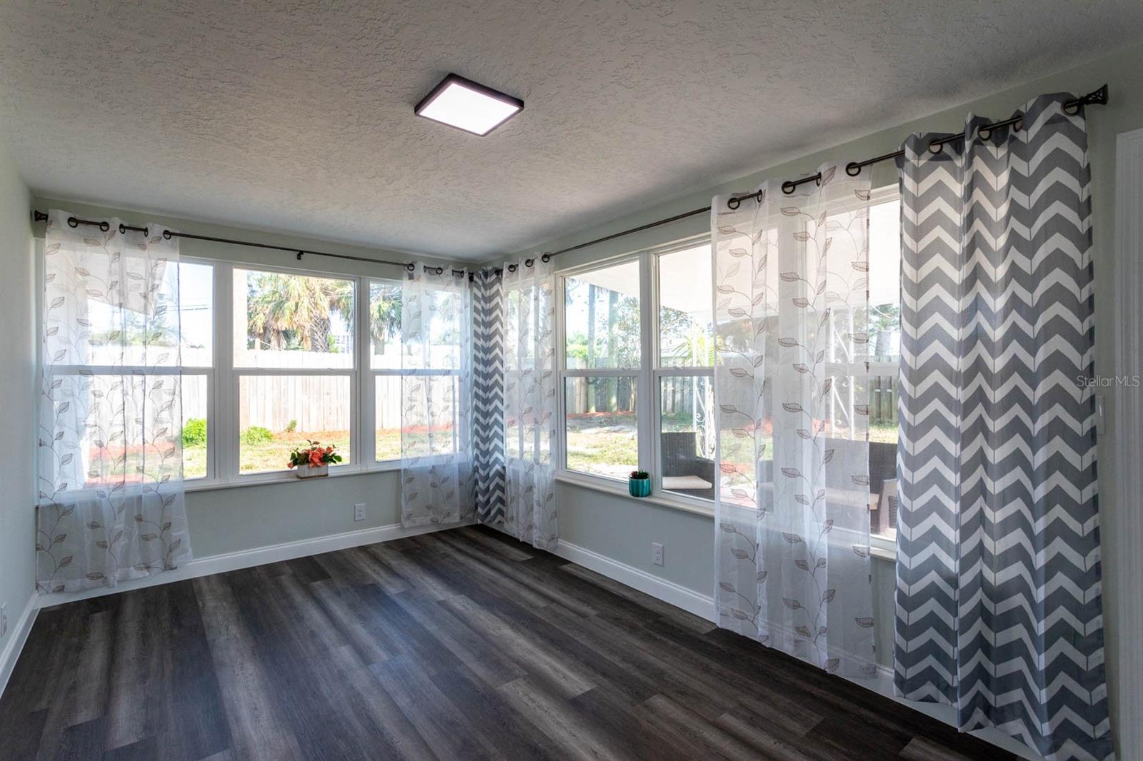 8 PALM DR, ORMOND BEACH, FL, 32176