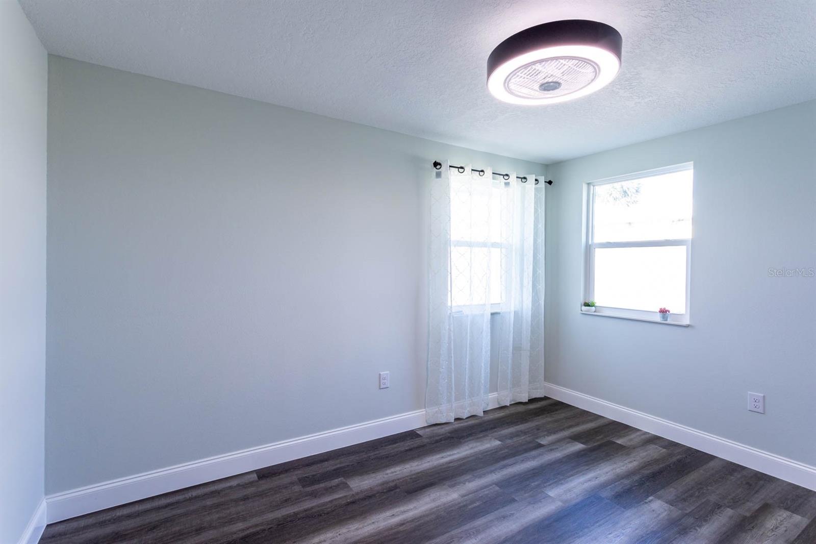 8 PALM DR, ORMOND BEACH, FL, 32176