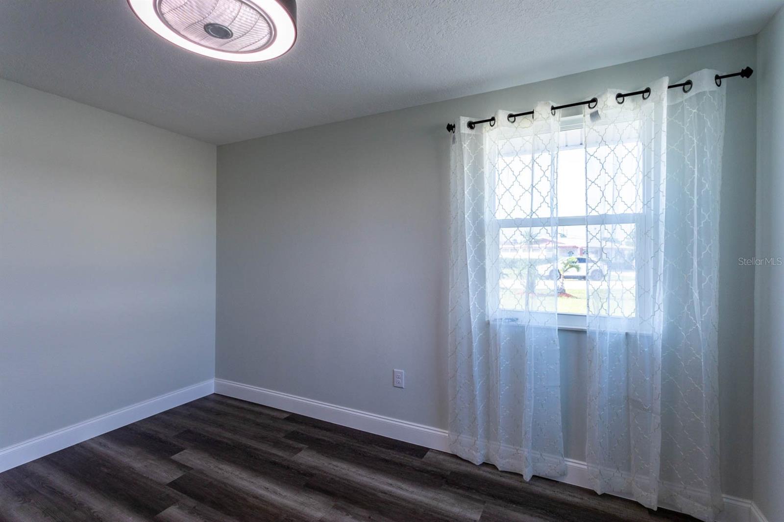 8 PALM DR, ORMOND BEACH, FL, 32176