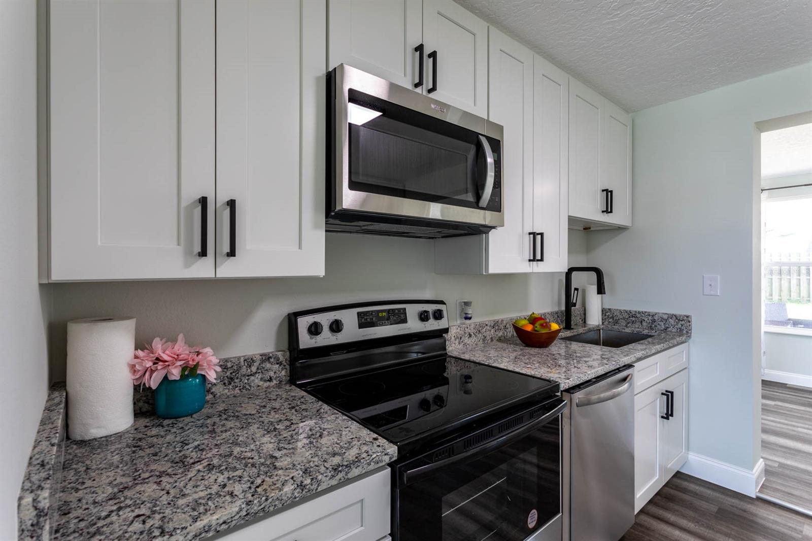 8 PALM DR, ORMOND BEACH, FL, 32176