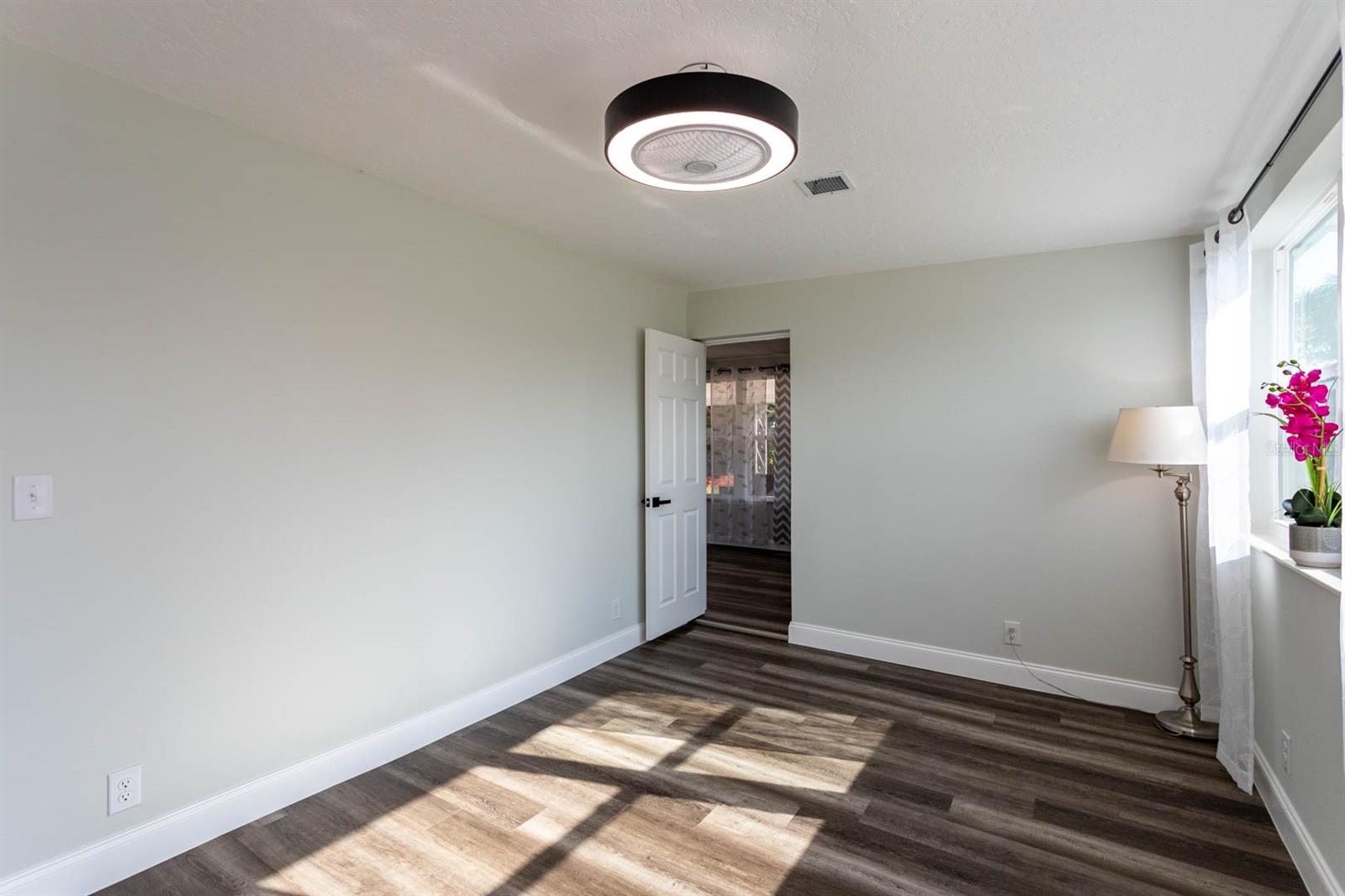 8 PALM DR, ORMOND BEACH, FL, 32176