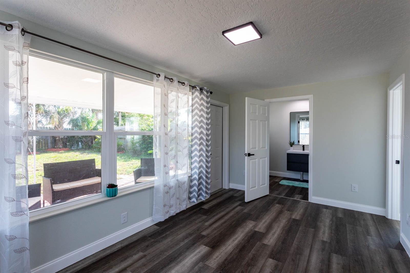 8 PALM DR, ORMOND BEACH, FL, 32176