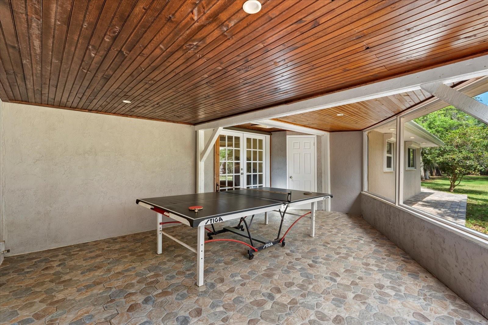 800 HIDDEN OAKS LN, OAK HILL, FL, 32759