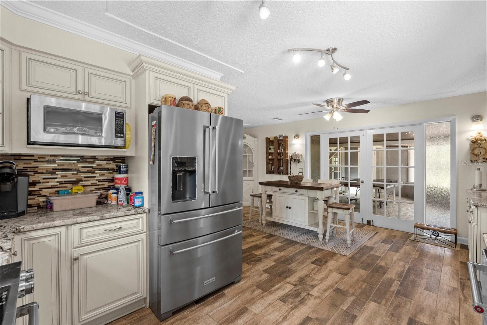 800 HIDDEN OAKS LN, OAK HILL, FL, 32759