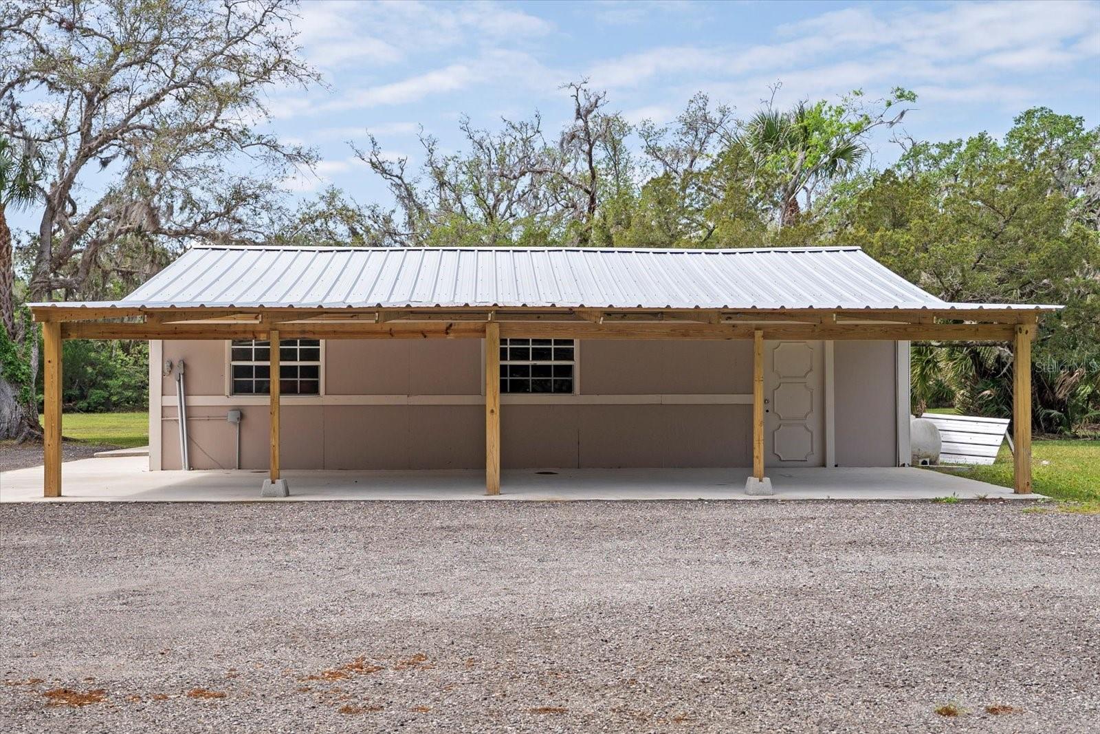 800 HIDDEN OAKS LN, OAK HILL, FL, 32759