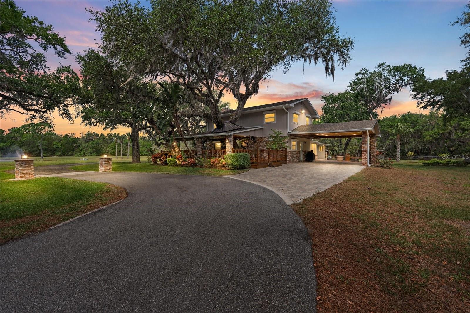 800 HIDDEN OAKS LN, OAK HILL, FL, 32759