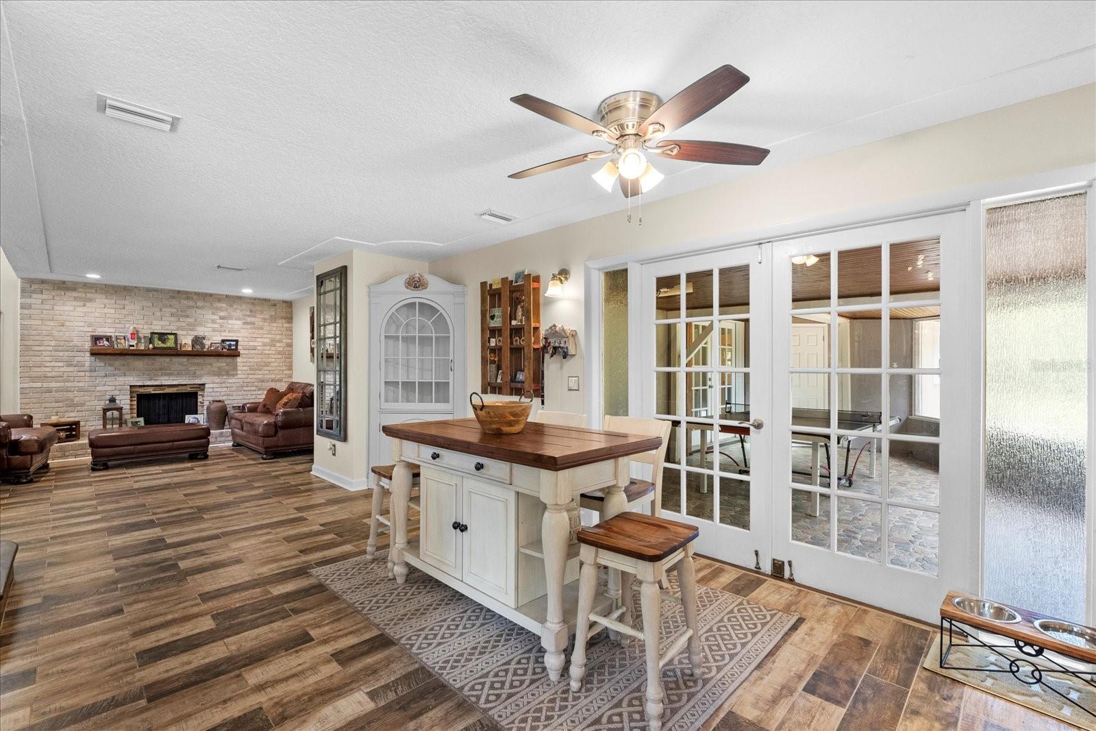 800 HIDDEN OAKS LN, OAK HILL, FL, 32759