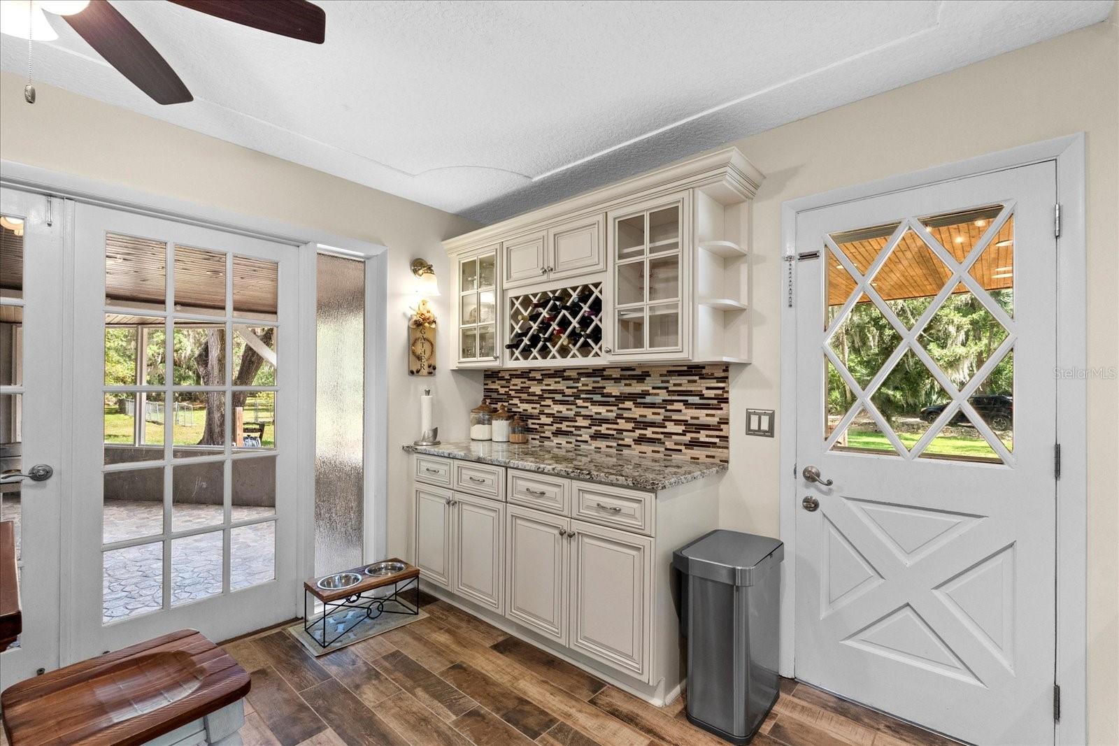 800 HIDDEN OAKS LN, OAK HILL, FL, 32759