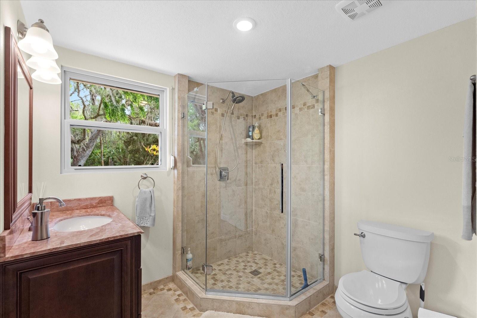 800 HIDDEN OAKS LN, OAK HILL, FL, 32759