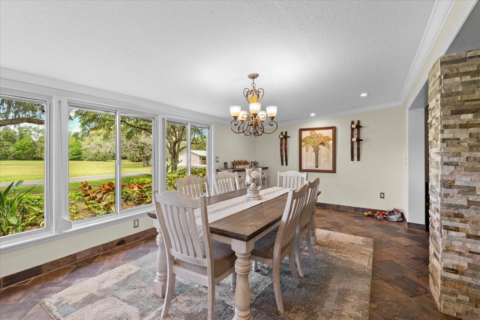 800 HIDDEN OAKS LN, OAK HILL, FL, 32759