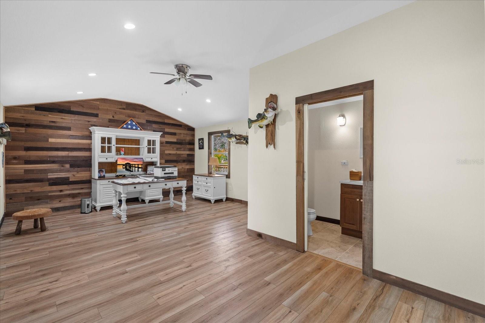 800 HIDDEN OAKS LN, OAK HILL, FL, 32759