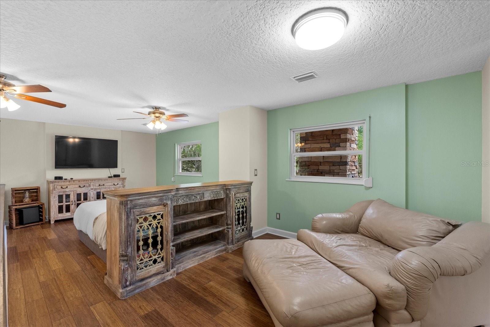 800 HIDDEN OAKS LN, OAK HILL, FL, 32759