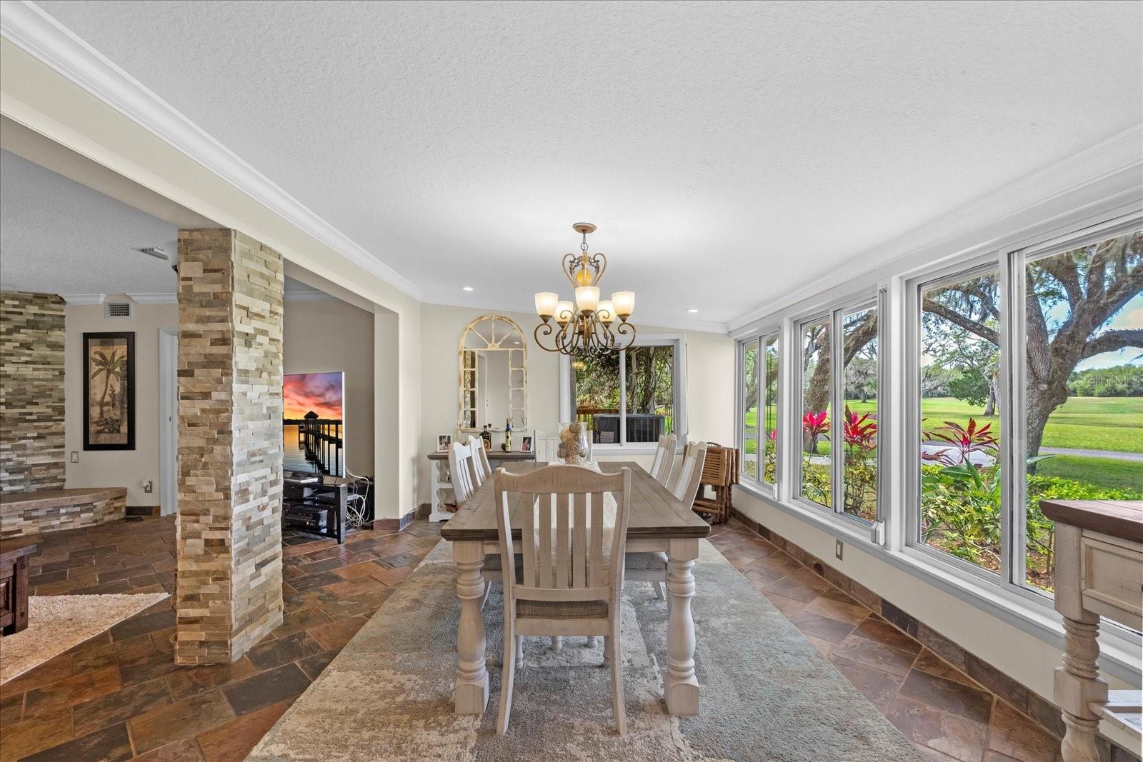 800 HIDDEN OAKS LN, OAK HILL, FL, 32759