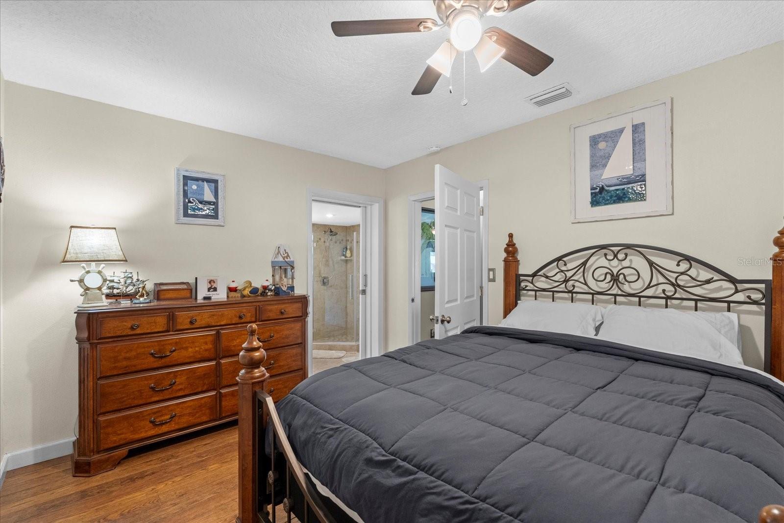 800 HIDDEN OAKS LN, OAK HILL, FL, 32759