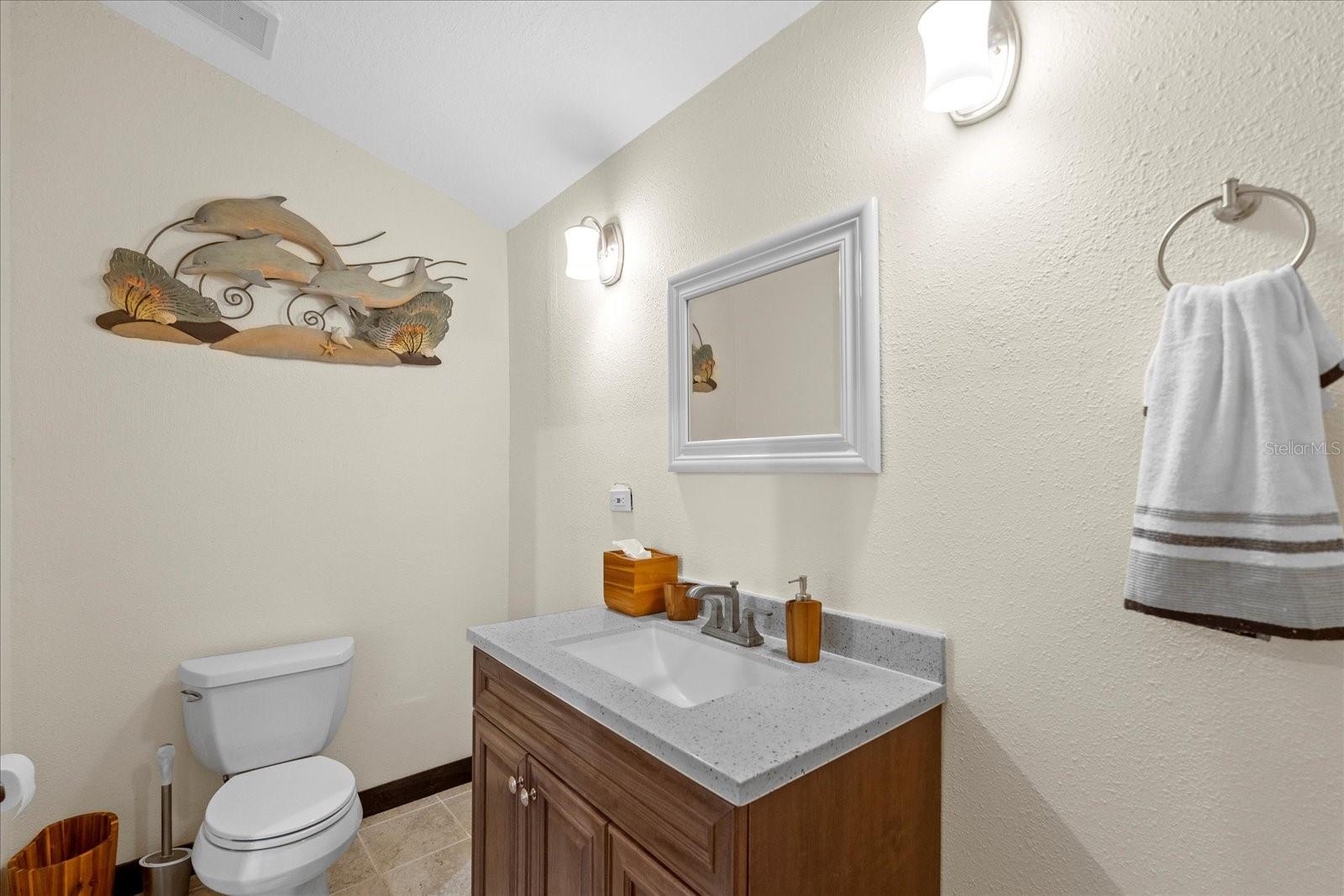 800 HIDDEN OAKS LN, OAK HILL, FL, 32759