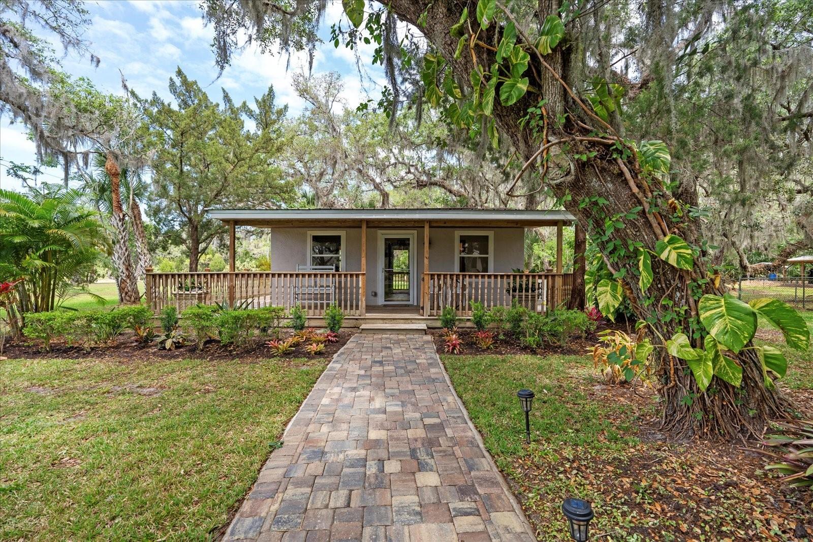 800 HIDDEN OAKS LN, OAK HILL, FL, 32759