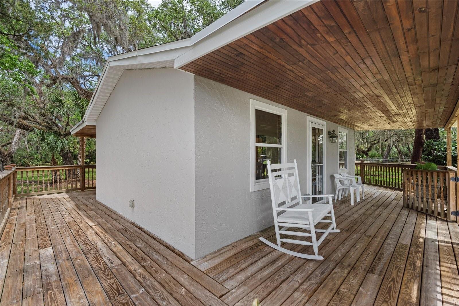 800 HIDDEN OAKS LN, OAK HILL, FL, 32759