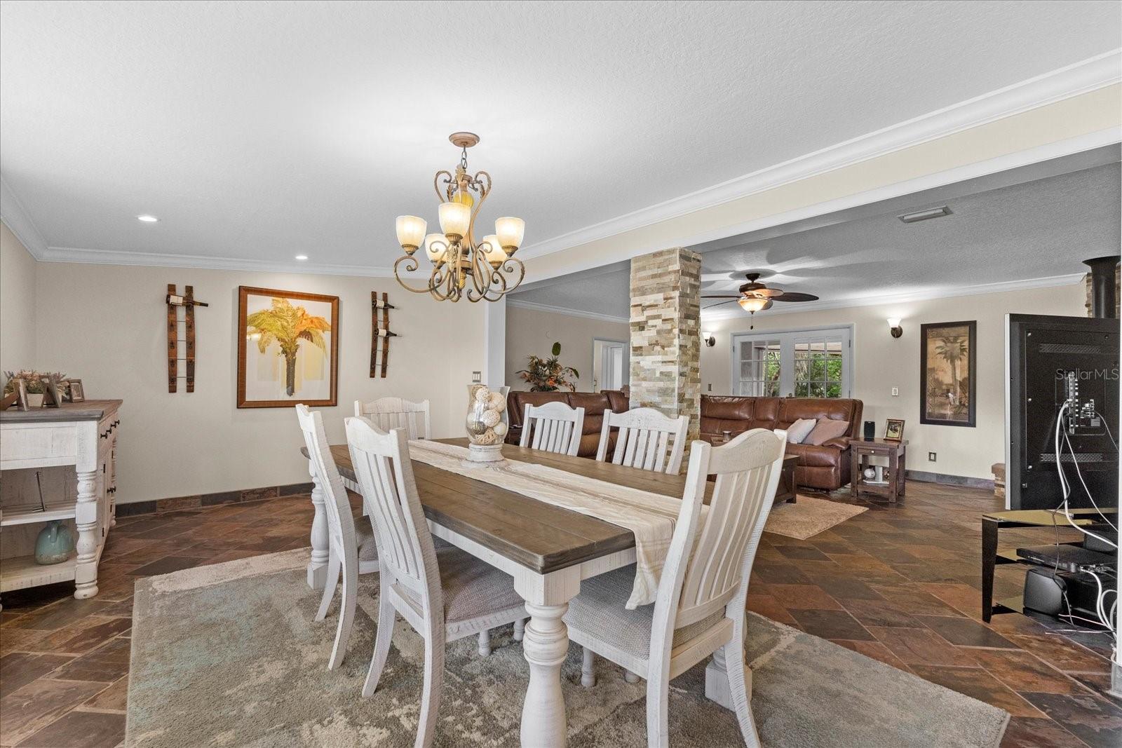 800 HIDDEN OAKS LN, OAK HILL, FL, 32759