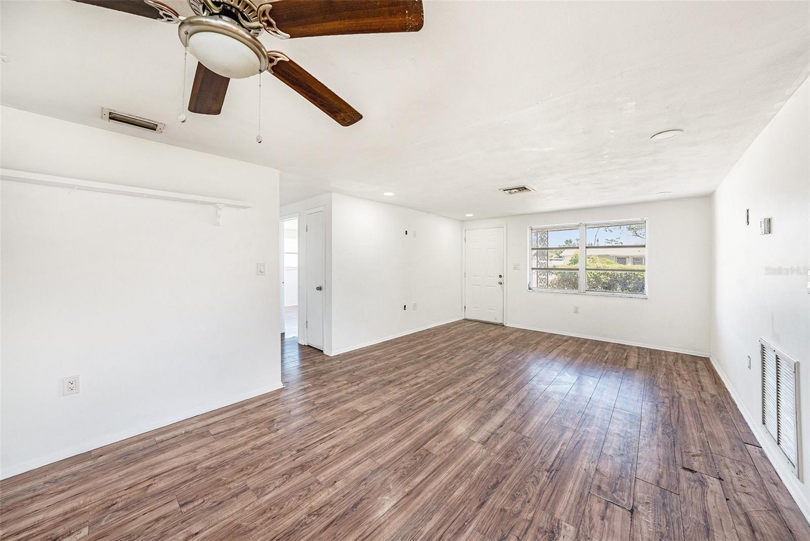 1051 NORMANDY BLVD, HOLIDAY, FL, 34691