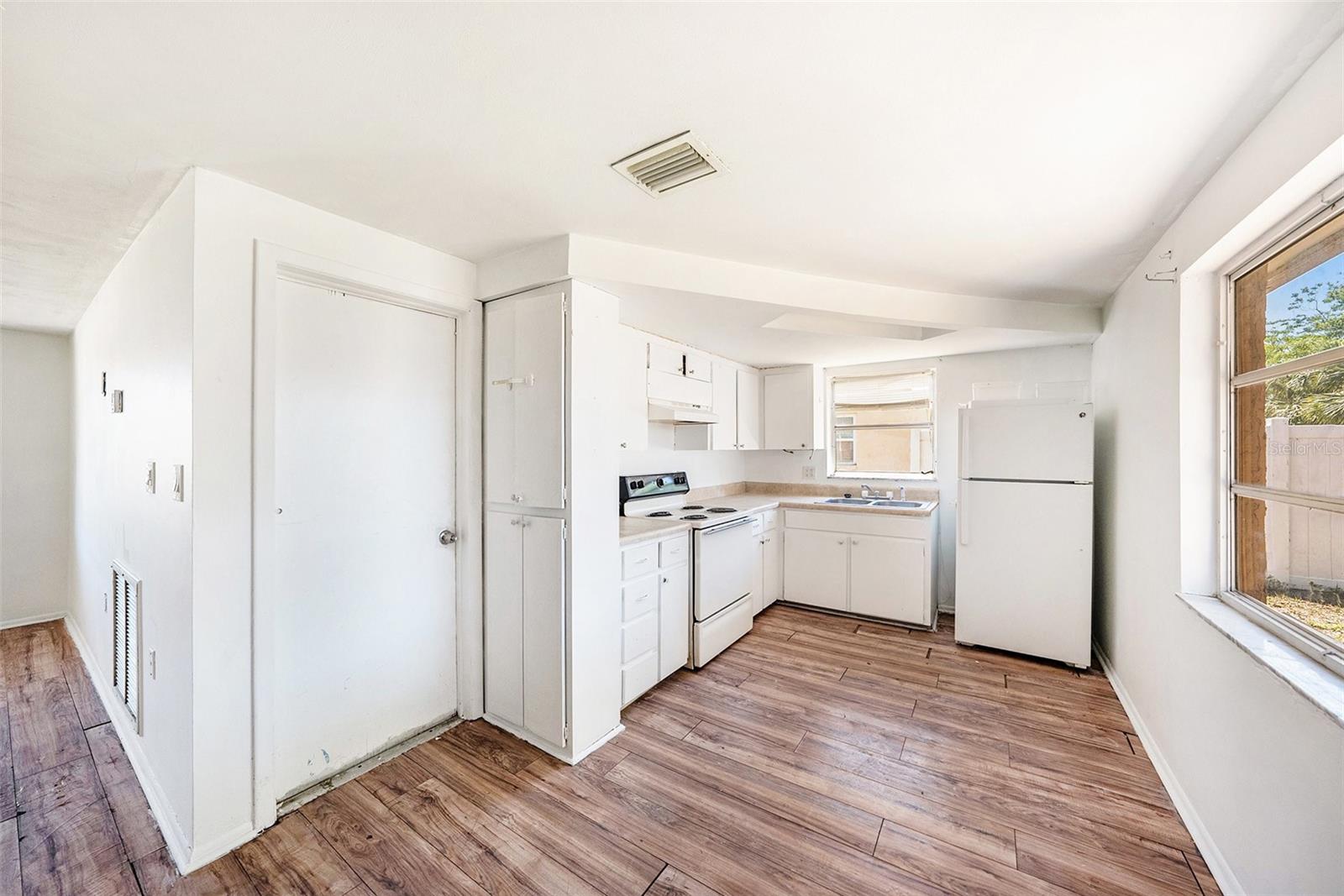 1051 NORMANDY BLVD, HOLIDAY, FL, 34691