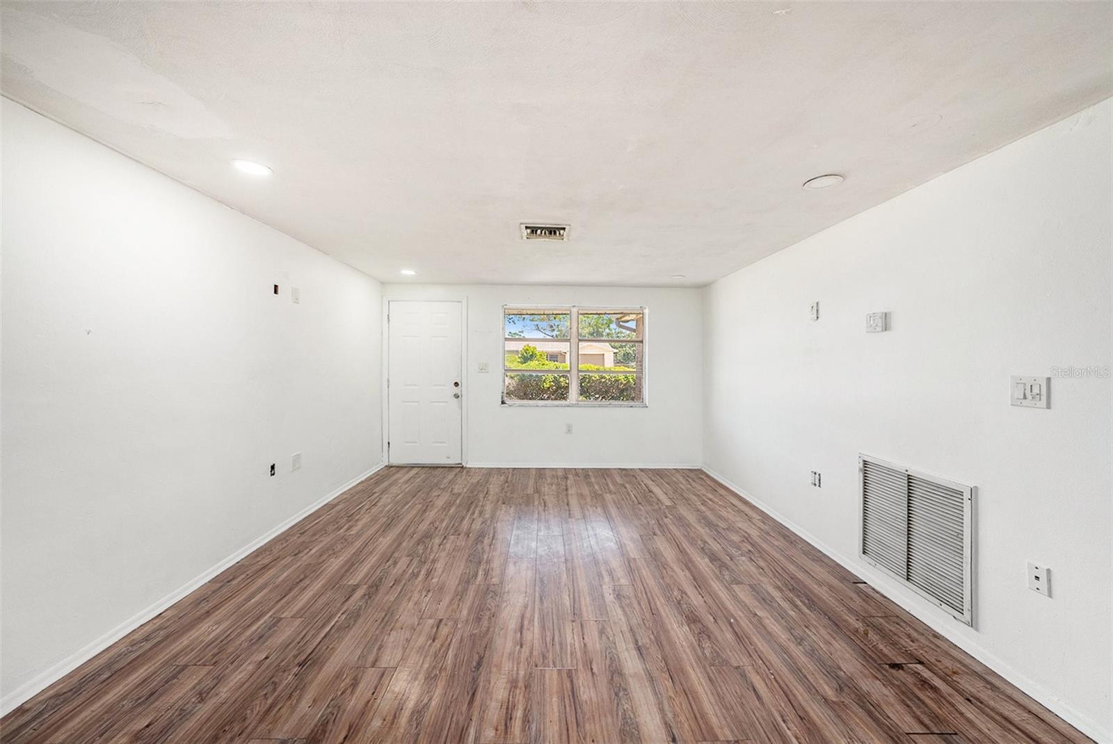 1051 NORMANDY BLVD, HOLIDAY, FL, 34691