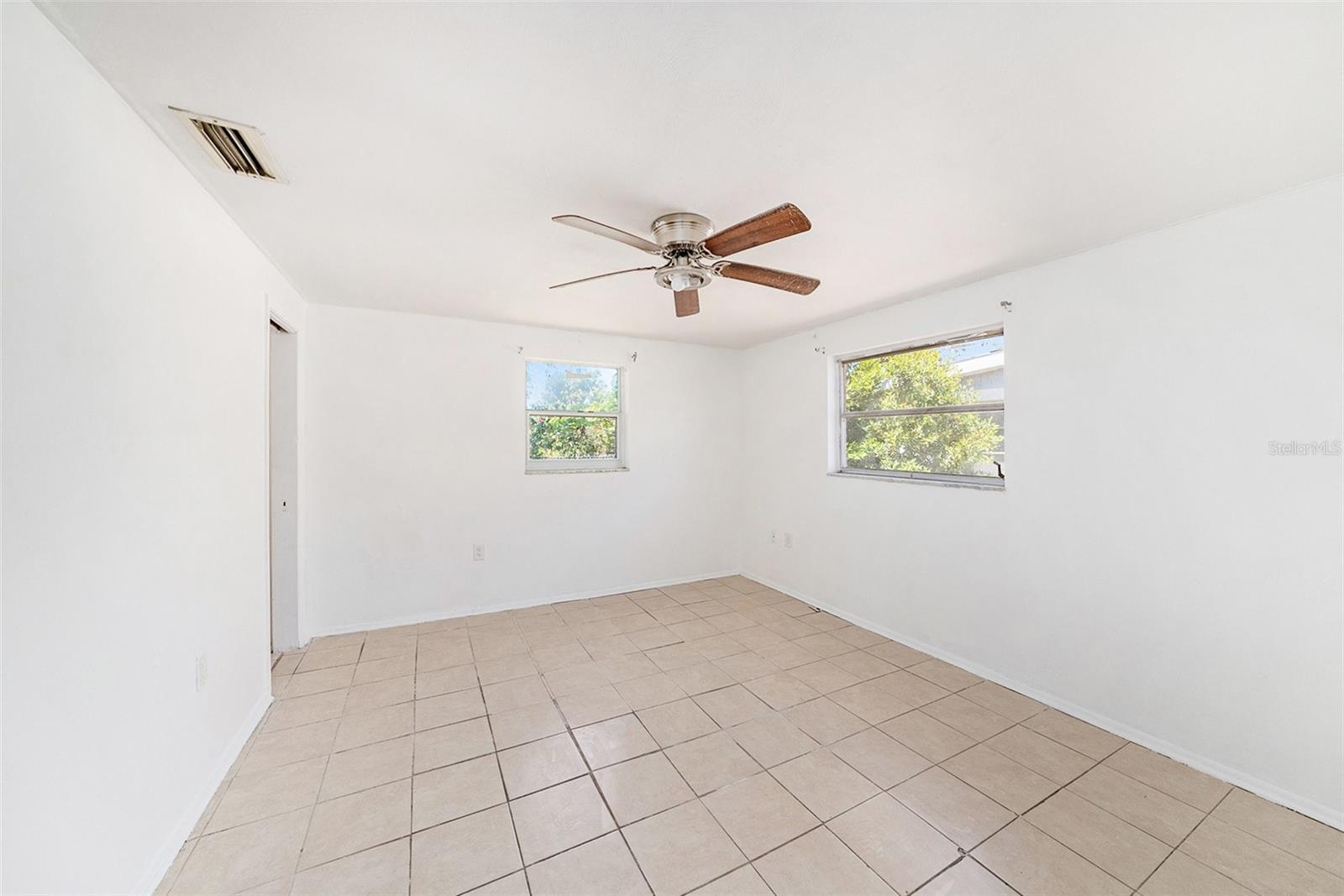 1051 NORMANDY BLVD, HOLIDAY, FL, 34691