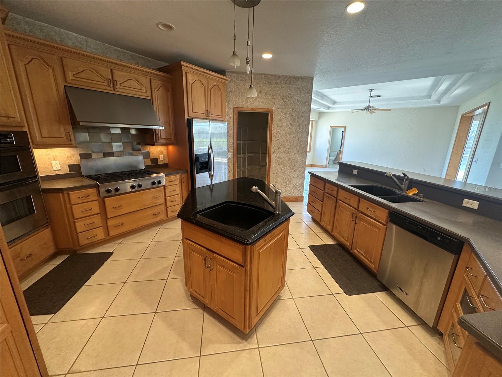 730 BOUNDARY BLVD, ROTONDA WEST, FL, 33947