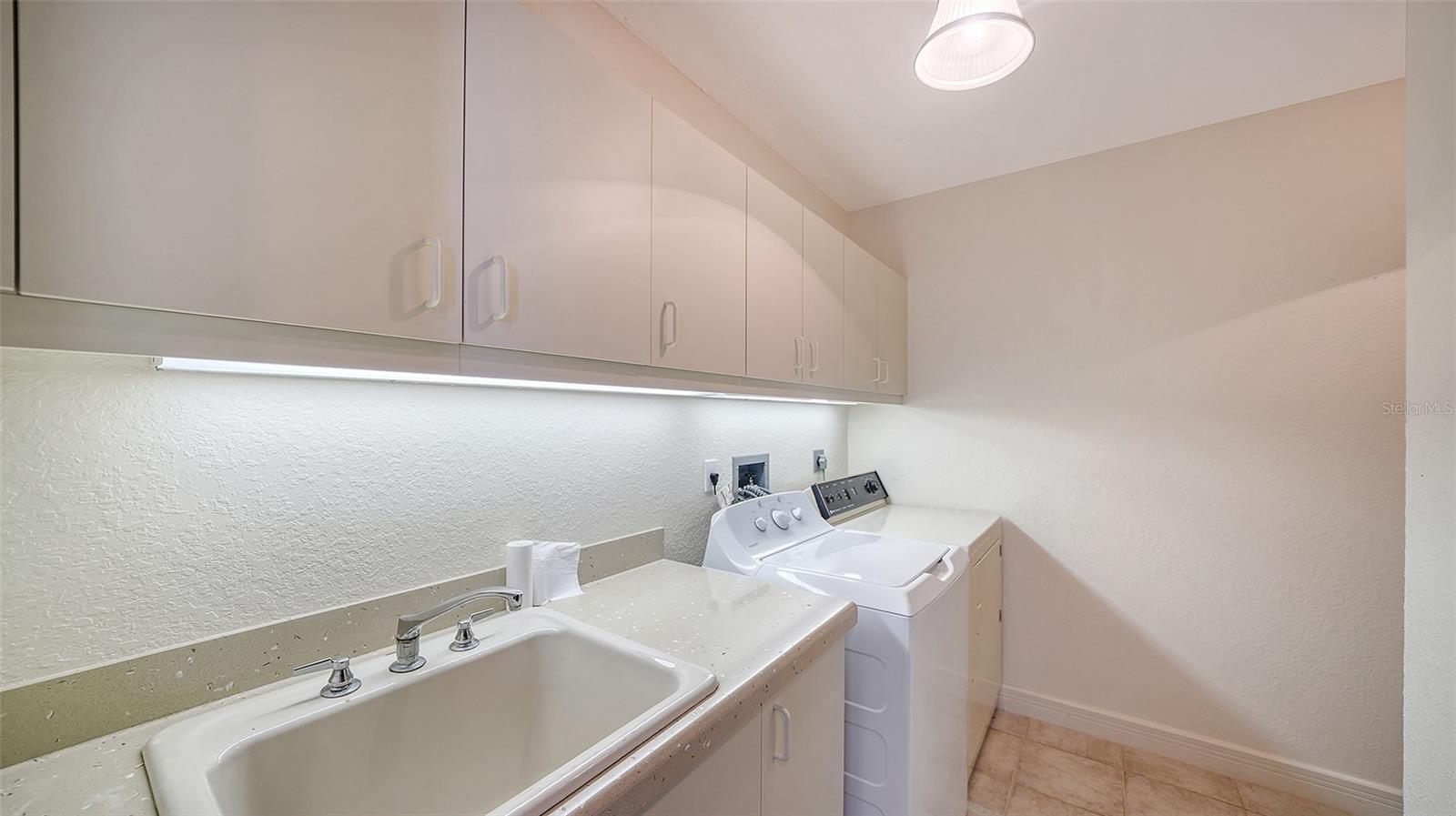 675 LONGBOAT CLUB RD #23A, LONGBOAT KEY, FL, 34228